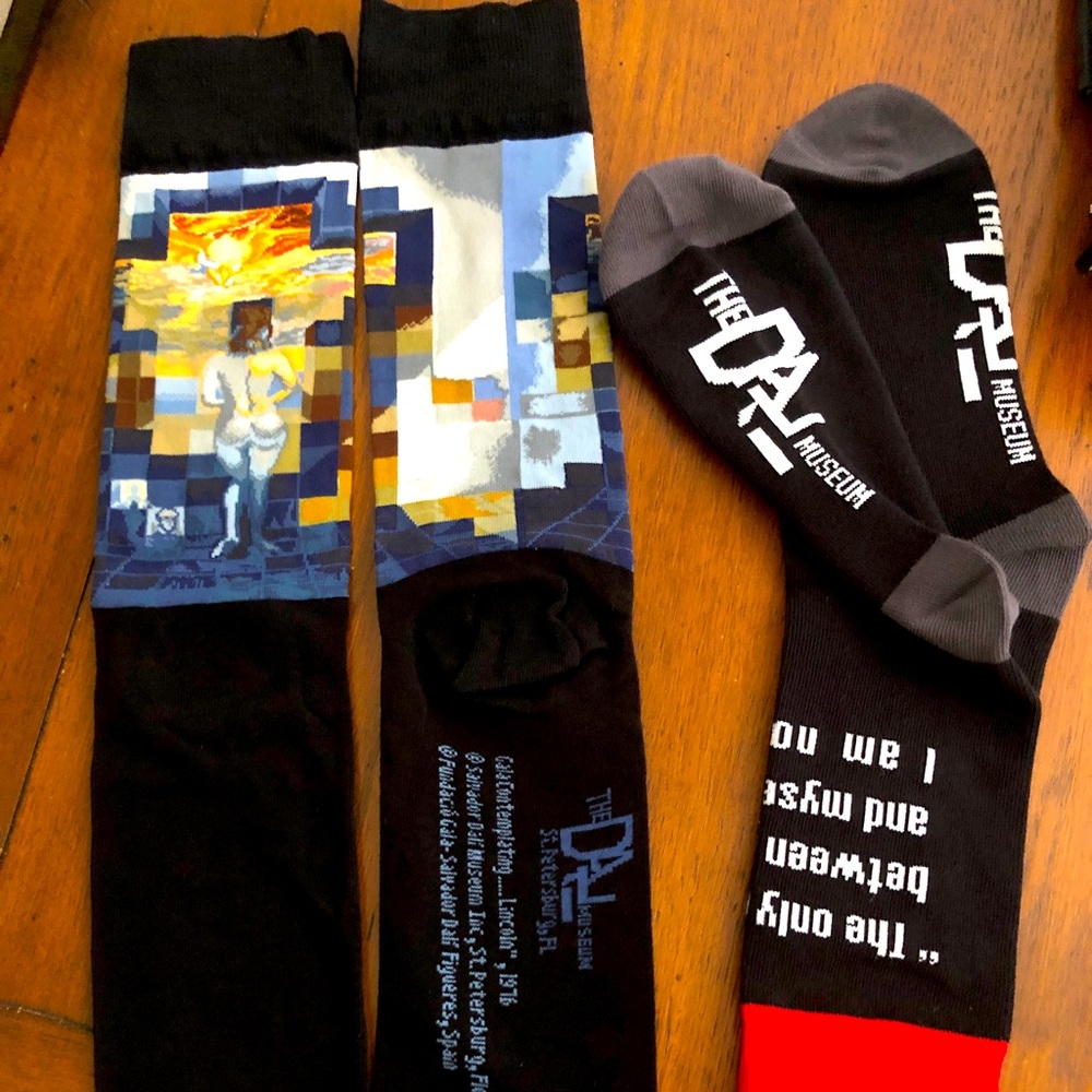 2 Pair Salvadore Dali Museum Socks